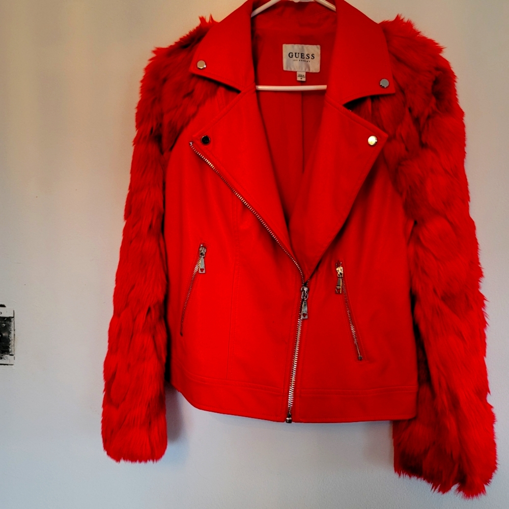 Red Guess Jacket with faux fur sleeves  zipper pockets Size Medium